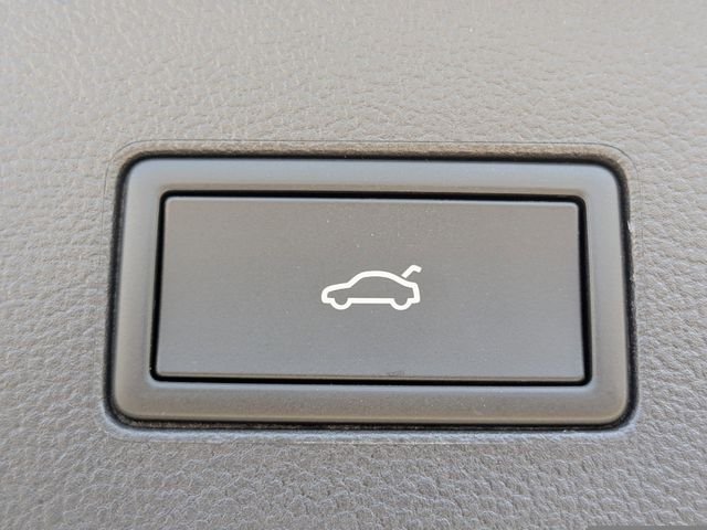2026 Volkswagen Atlas SE w/Tech - Photo 13