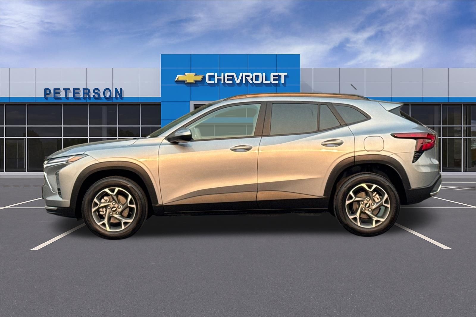 Used 2025 Gray Chevrolet LT image 7