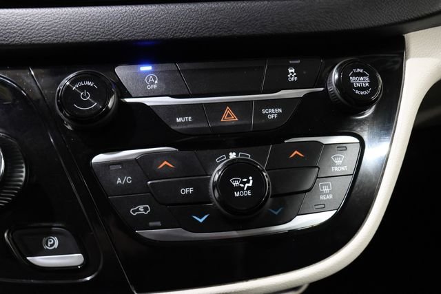 Used 2023 White Chrysler LX image 26