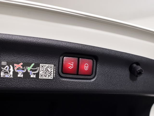 New 2026 Polar White Mercedes-Benz C 43 AMG® image 45