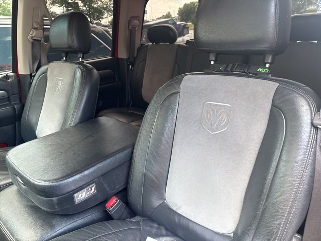 Used 2004 Red Dodge SLT image 3