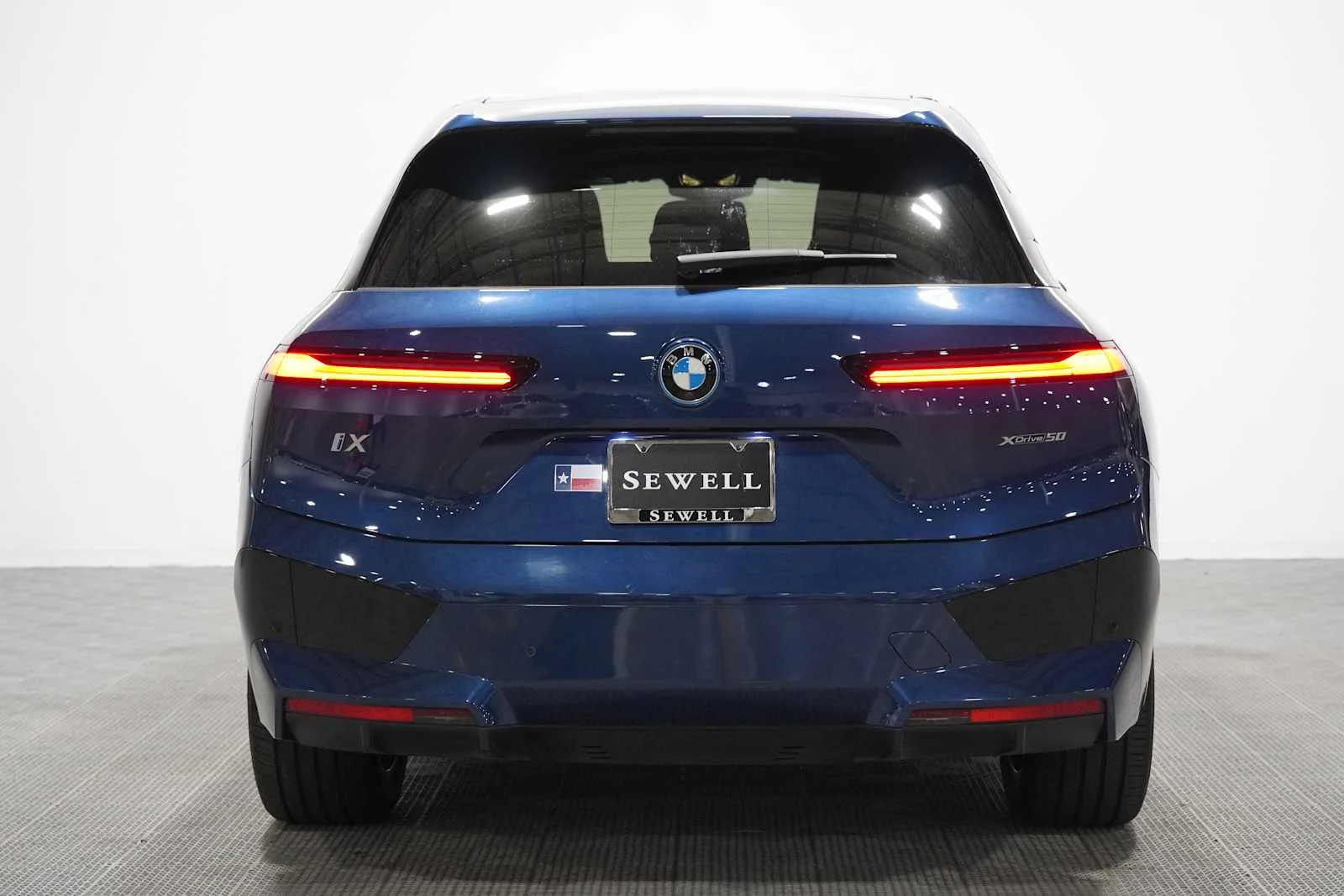 Certified Used 2024 Phytonic Blue Metallic BMW xDrive50 image 5