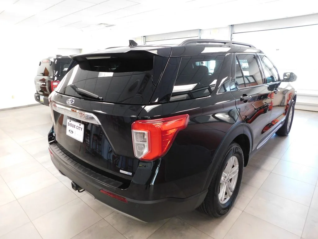 Used 2020 Agate Black Metallic Ford XLT image 4
