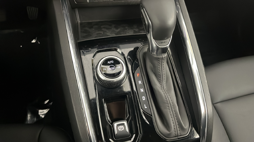 Used 2024 Black GMC Elevation image 31