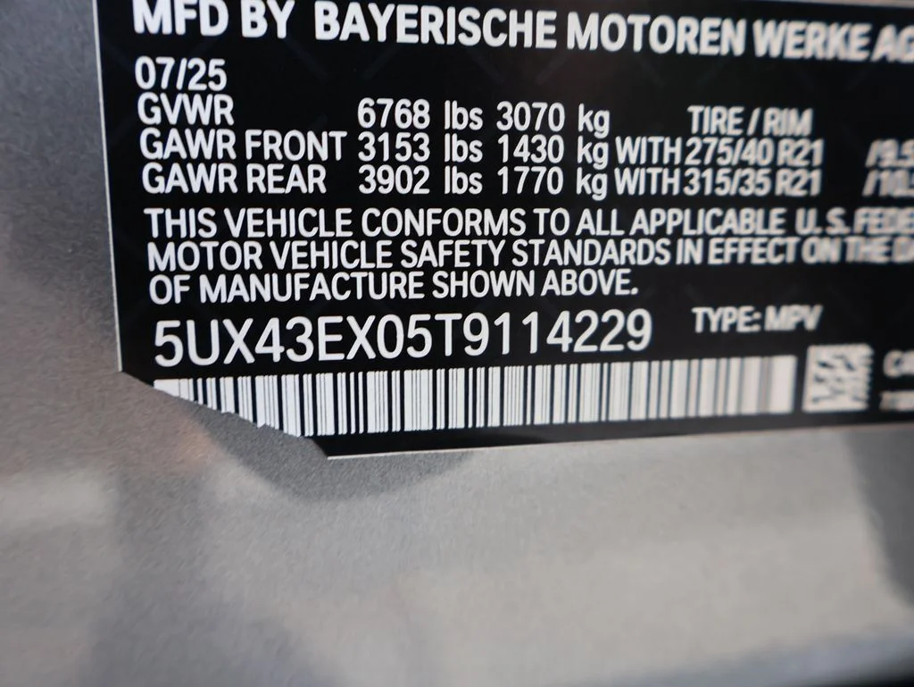 Used 2026 Gray BMW M60i image 42