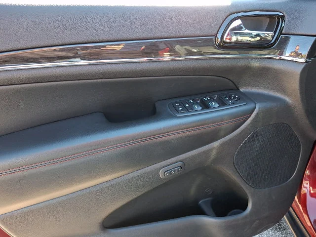 Used 2019 Red Jeep Trailhawk image 13