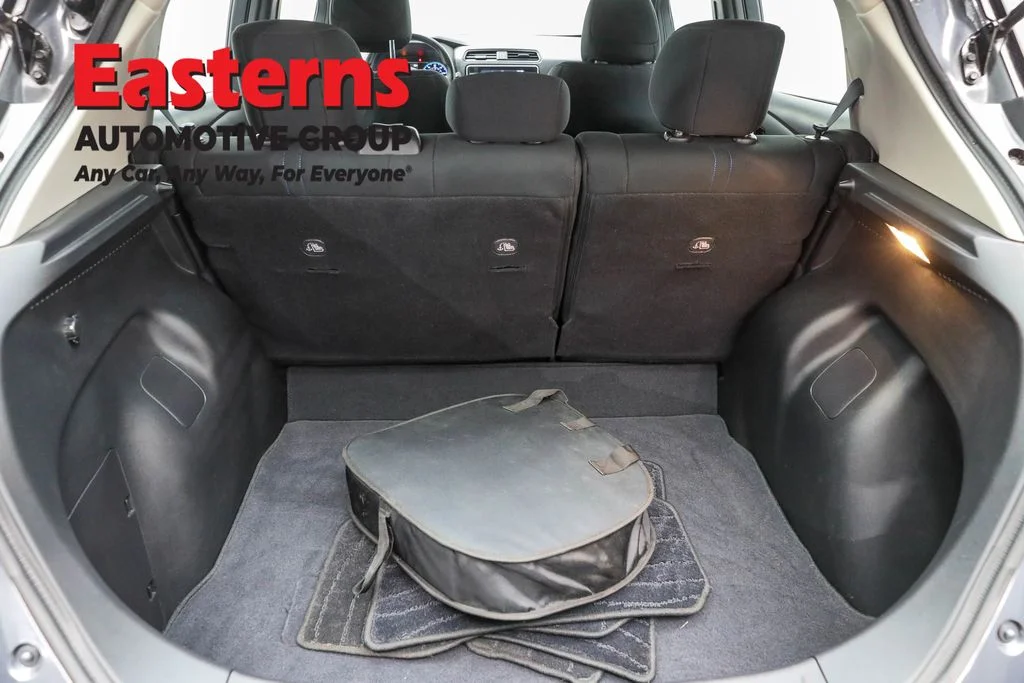 Used 2023 Gray Nissan S image 9