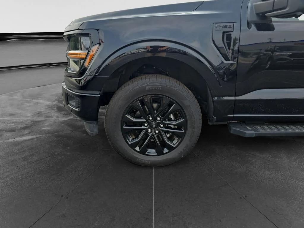 Used 2025 Black Metallic Ford XLT image 13
