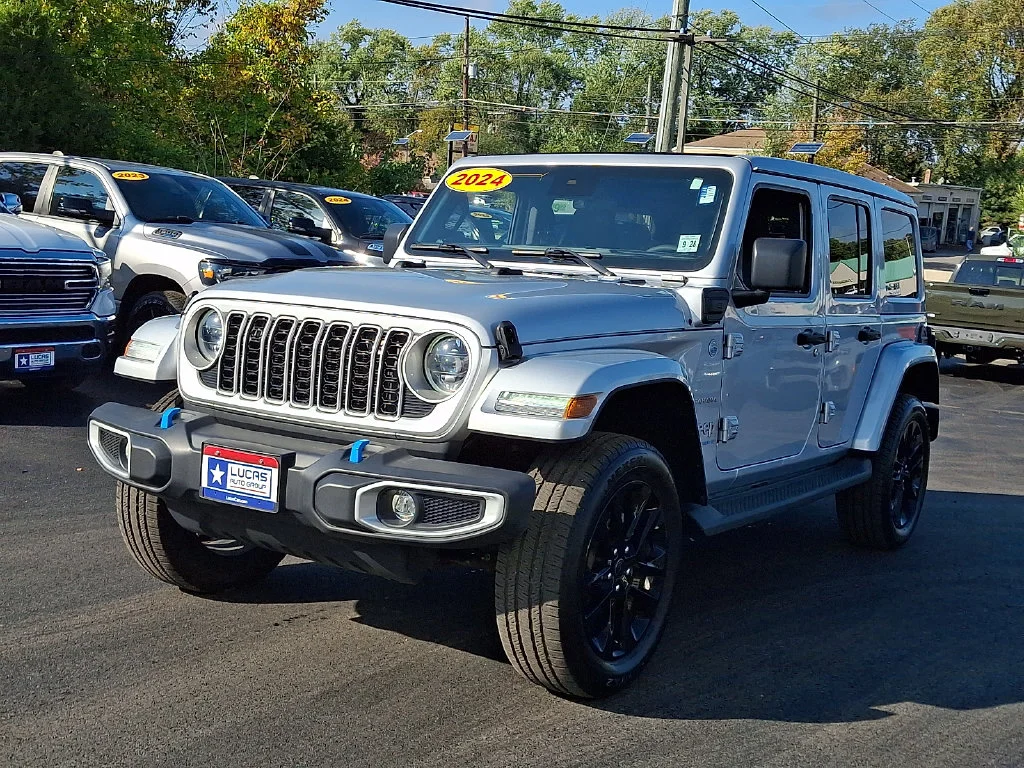 Used 2024 Silver Jeep Sahara 4xe image 5