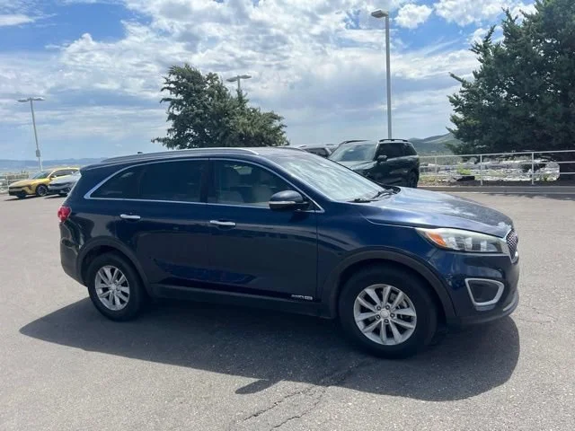 Used 2018 Blaze Blue Kia LX V6 image 5