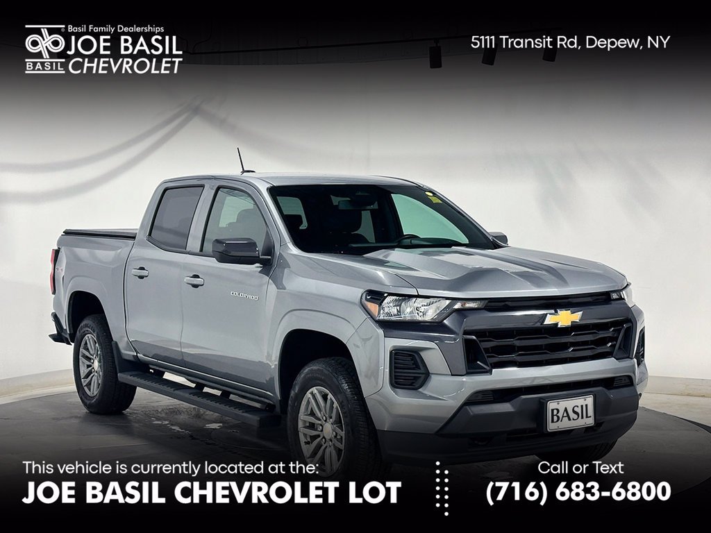 Used 2025 Gray Chevrolet LT image 1