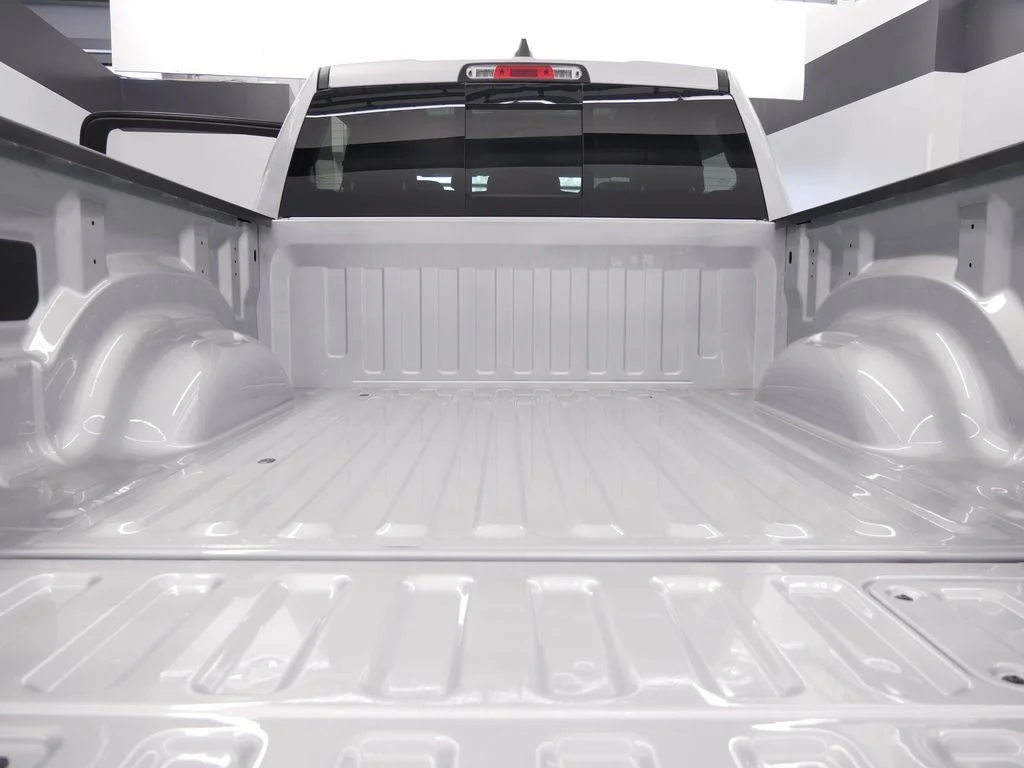 New 2026 Silver Zynith Exterior Paint Ram Laramie image 15