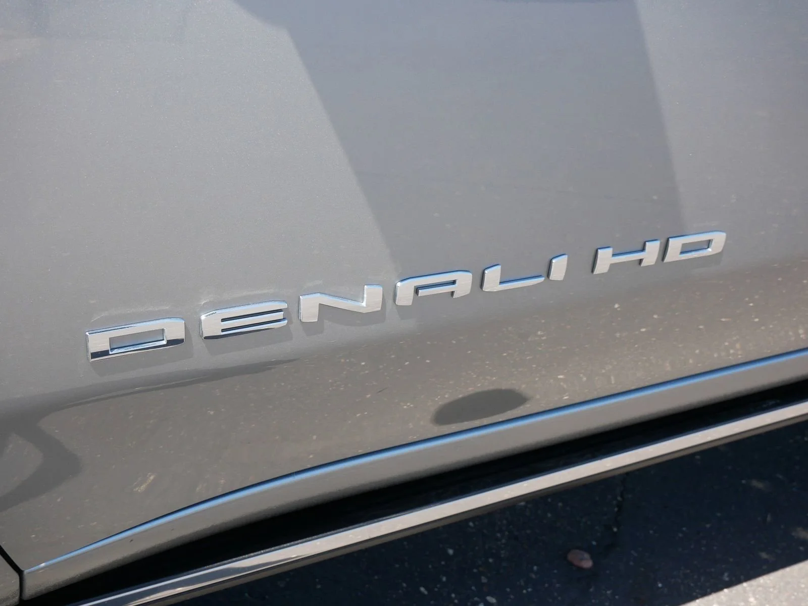 Used 2025 Sterling Metallic GMC Denali Ultimate image 9