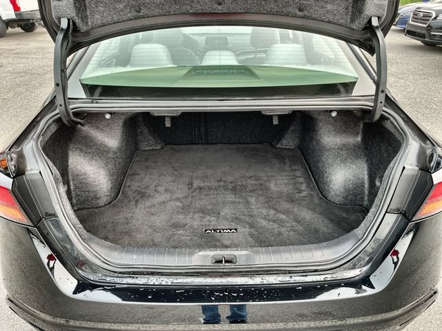 Used 2024  Nissan 2.5 SV image 19