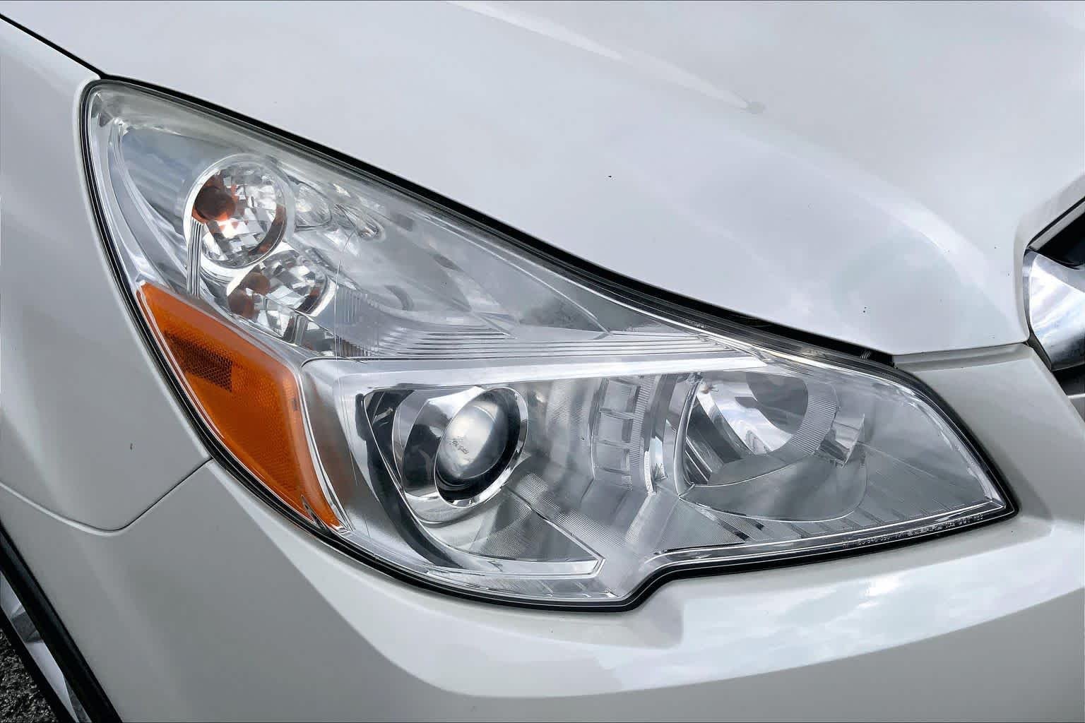 Used 2014 Satin White Pearl Subaru 2.5i Premium image 26