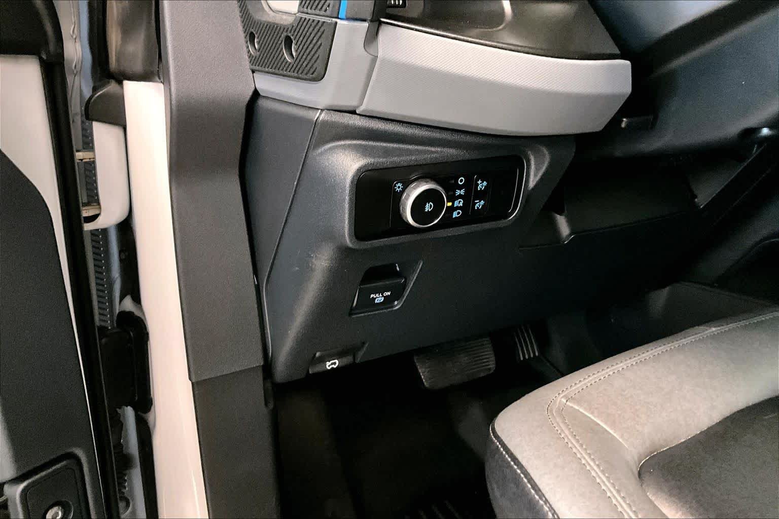 Used 2023 Oxford White Ford Black Diamond image 29