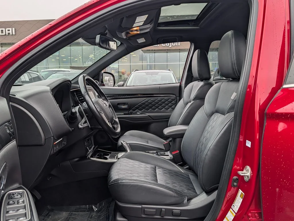 Used 2021  Mitsubishi GT image 13