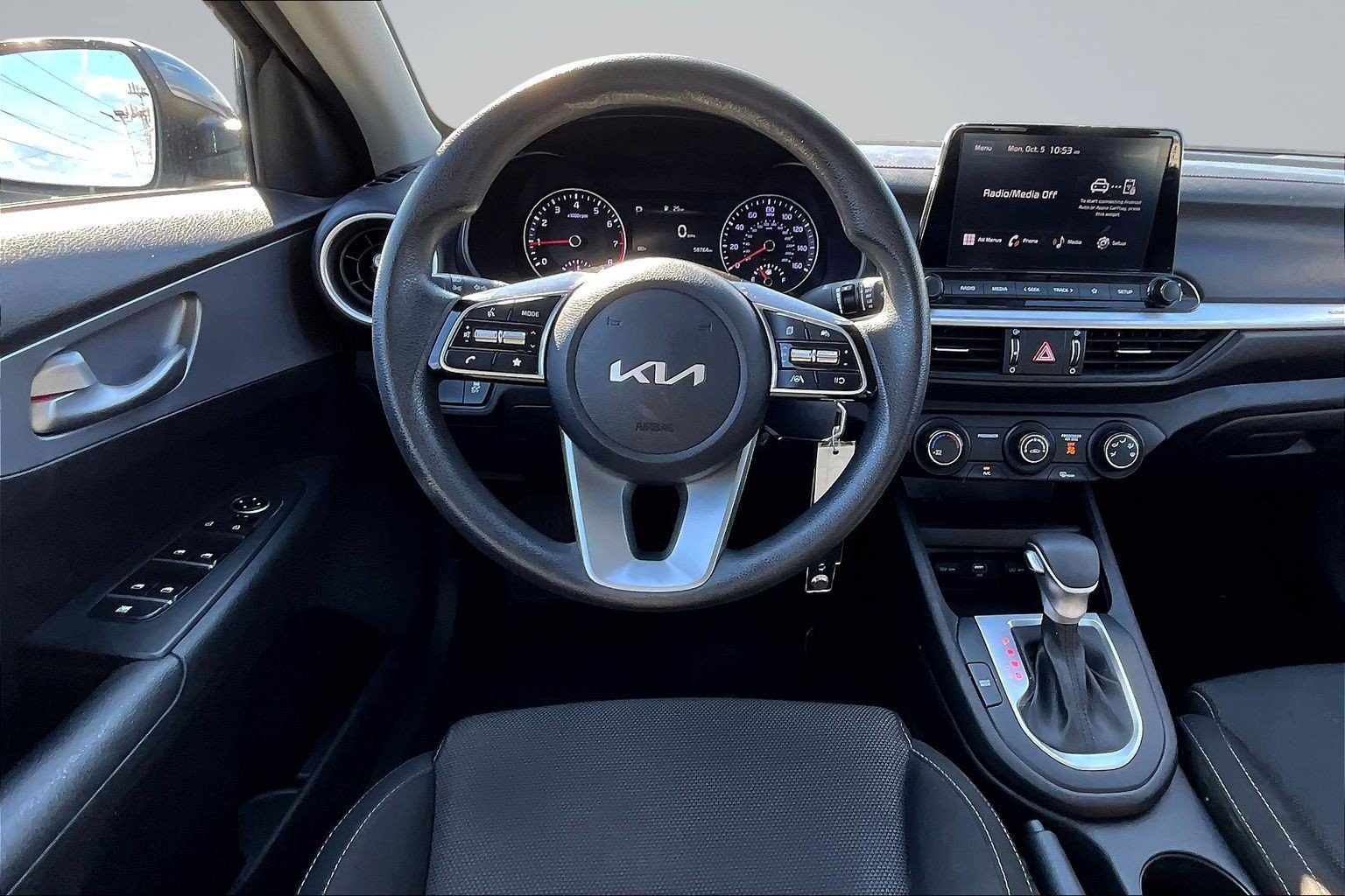 Used 2023 Gray Kia LXS image 7