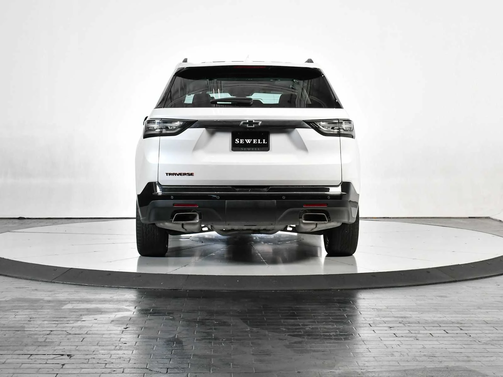 Used 2019 Iridescent Pearl Tricoat Chevrolet Premier image 4