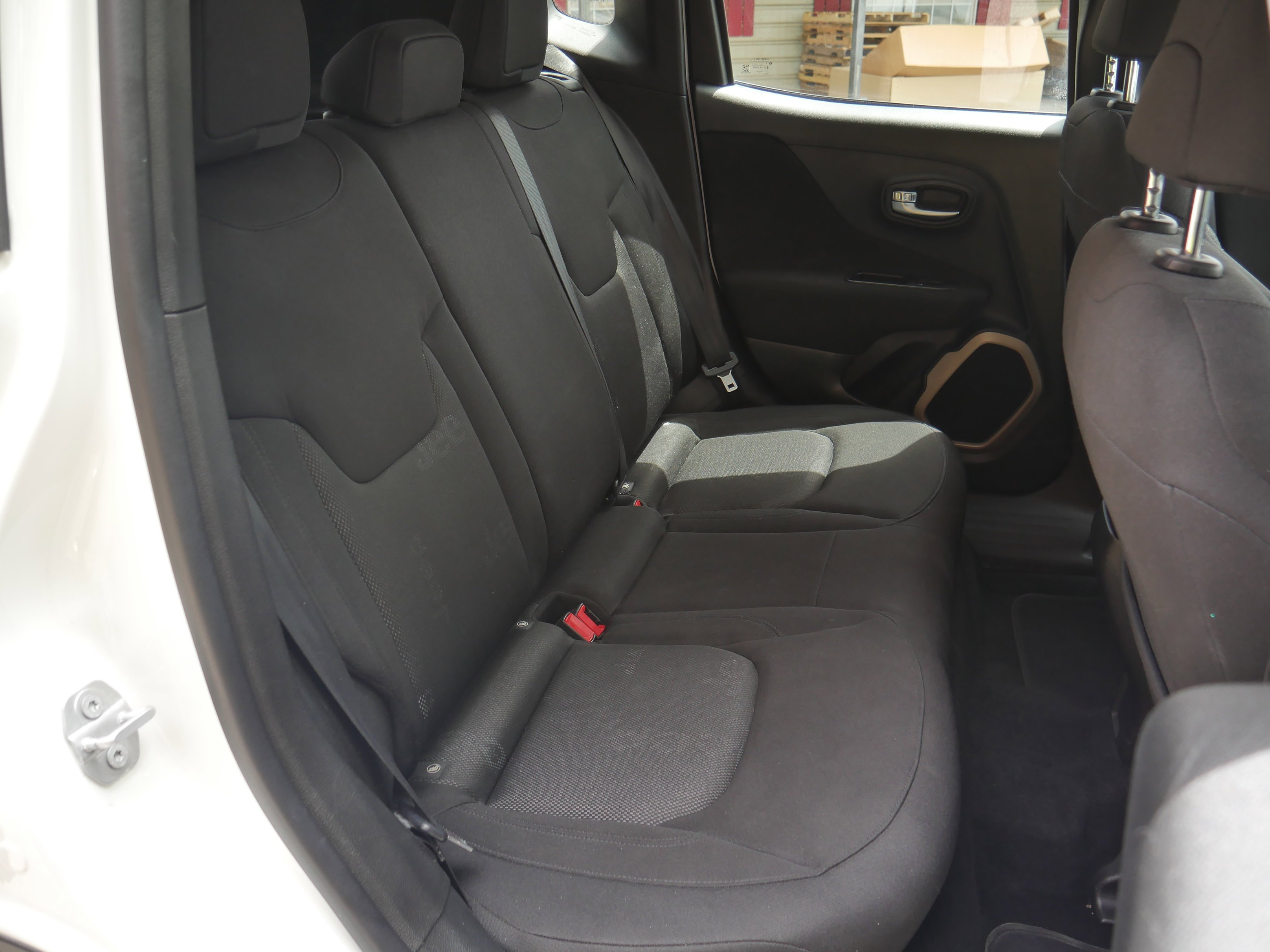 Used 2017 Alpine White Jeep Latitude image 27