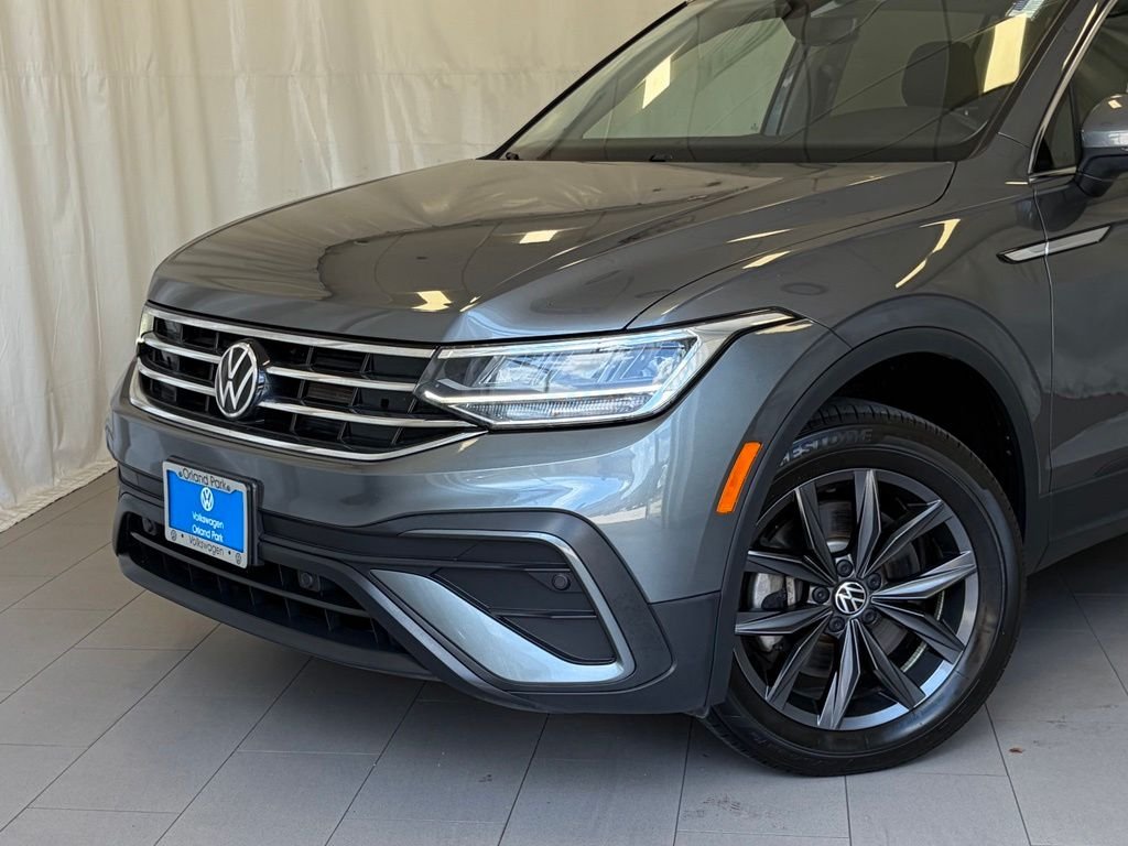 Certified Used 2023 Platinum Gray Metallic Volkswagen 2.0T SE image 2