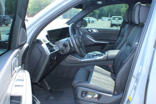 Used 2023 Brooklyn Grey Metallic BMW xDrive40i image 13