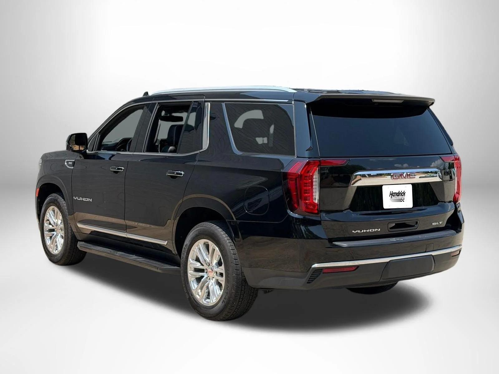Used 2022 Onyx Black GMC SLT Luxury 4WD image 5