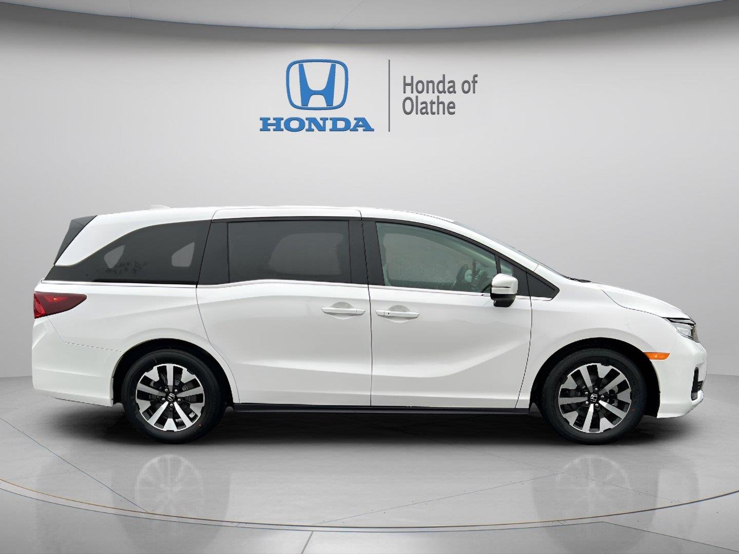 New 2027 Platinum White Pearl Honda EX-L image 2