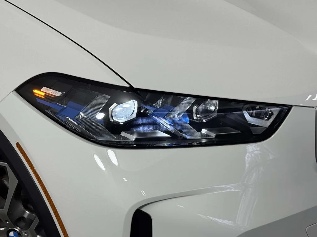 Used 2026 White BMW xDrive40i image 15