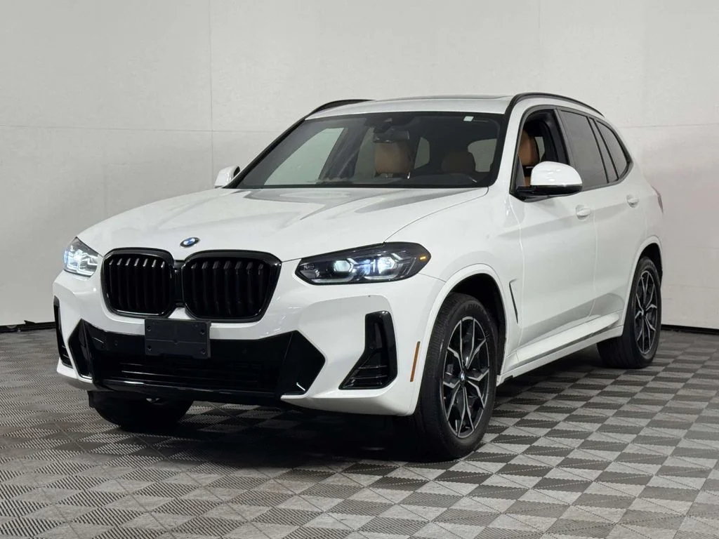 Used 2023 White BMW xDrive30i image 7