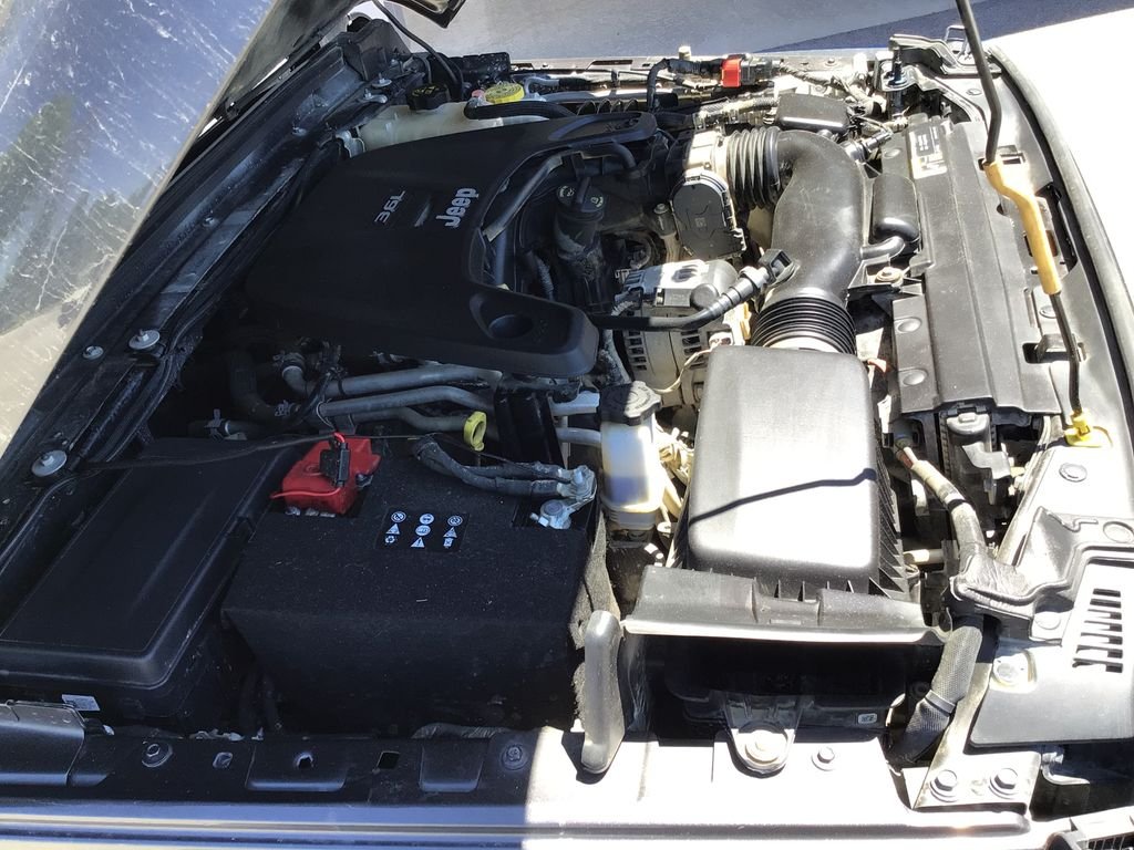 Used 2019 Gray Jeep Unlimited Sport image 35
