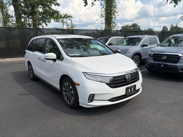 Used 2024 Platinum White Honda EX-L image 3
