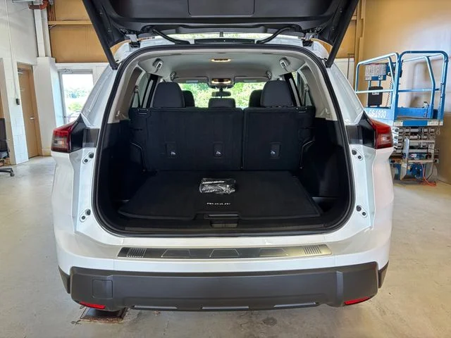 New 2026 White Nissan SV image 17