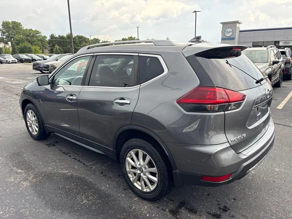 Used 2018 Gray Nissan SV image 4