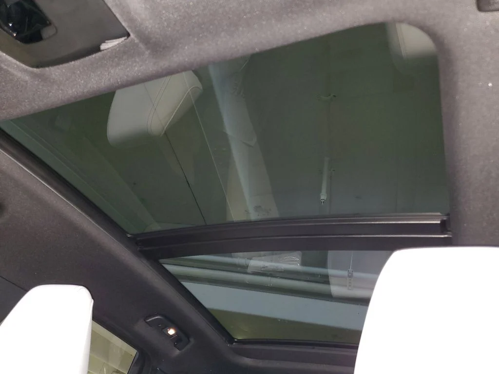 Used 2026 White BMW xDrive28i image 17