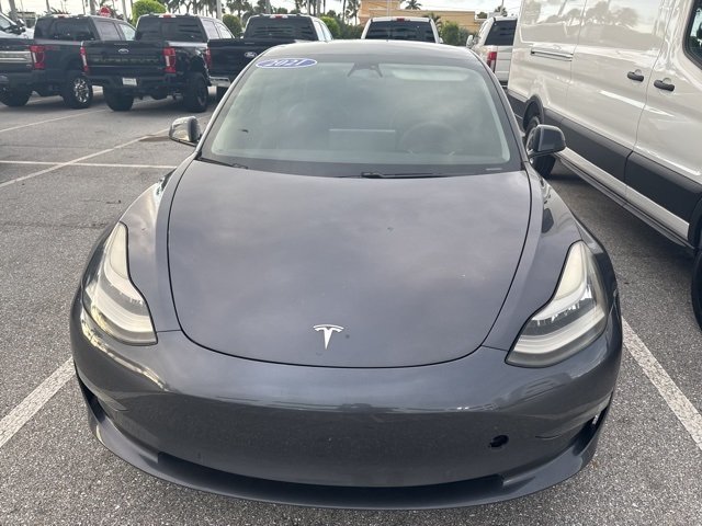 2021 Tesla Model 3 Standard Range Plus photo 2