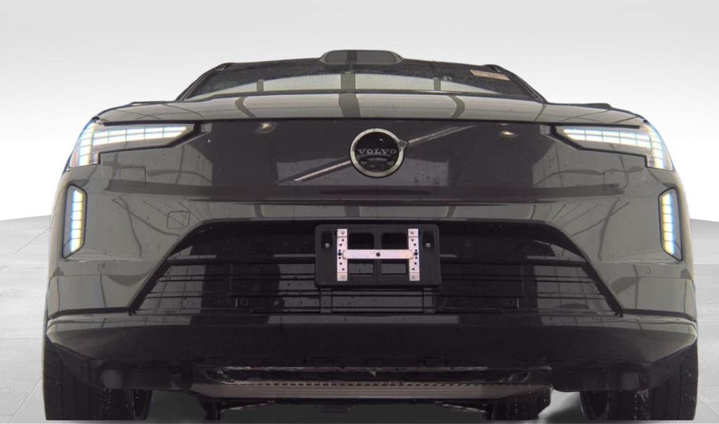Used 2025  Volvo Twin Motor Plus image 4