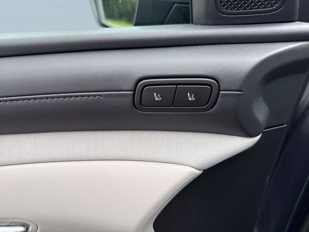 Used 2025 Ecotronic Gray Hyundai Limited image 16