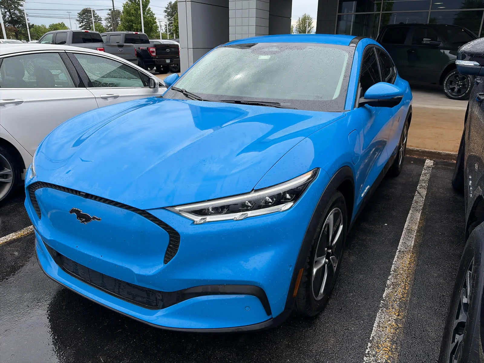 2022 Ford Mustang-Mach-e Select's photo