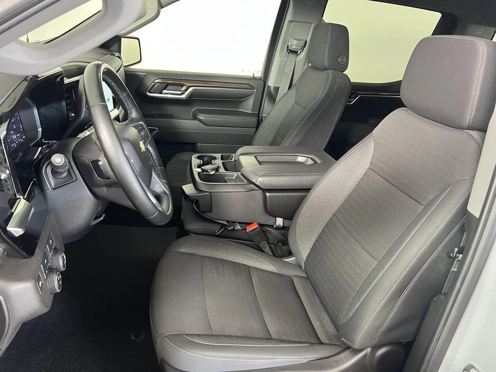 Used 2024 Slate Gray Metallic Chevrolet LT (2FL) image 5