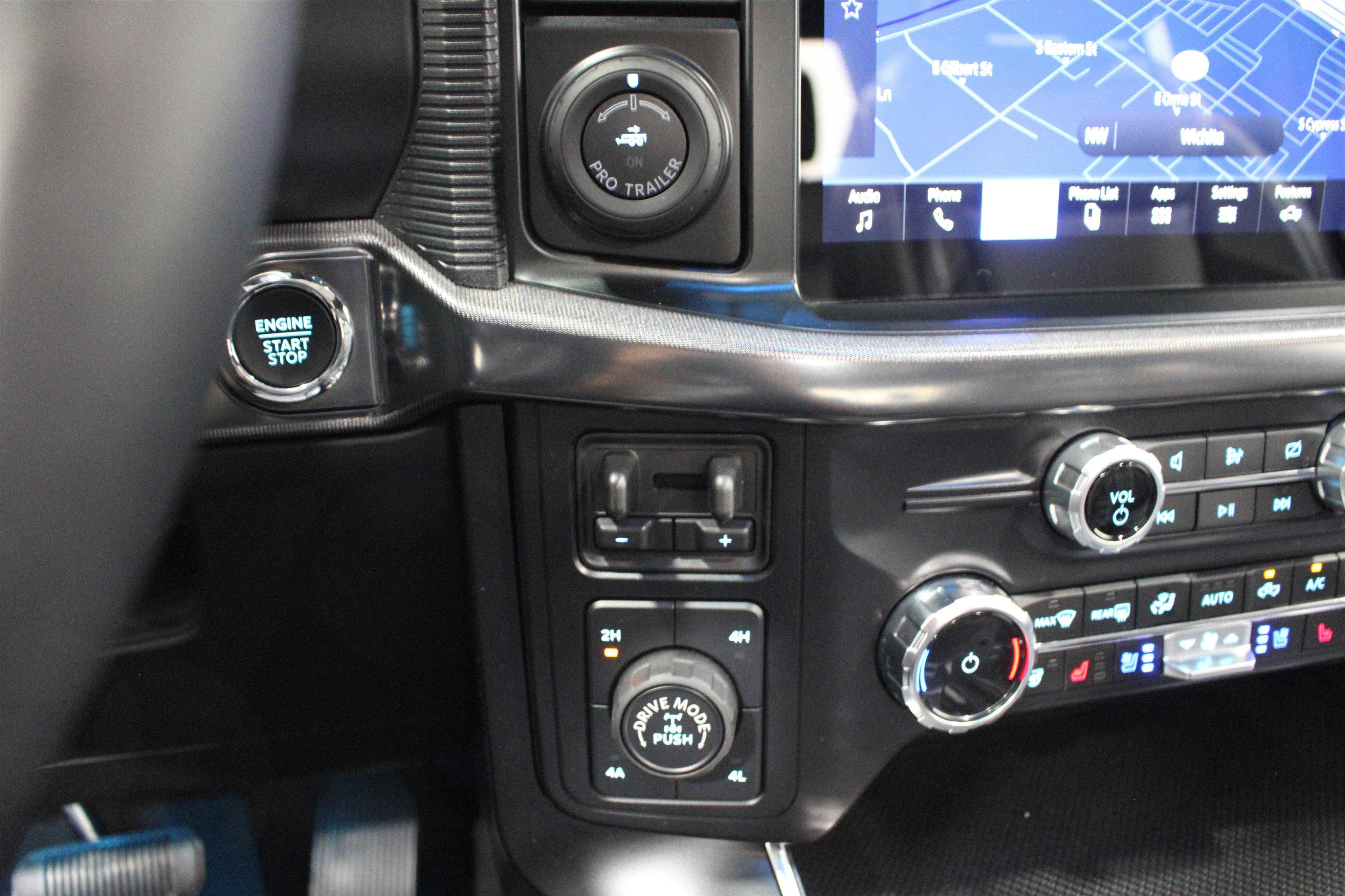 Used 2024 Shelter Green Ford Raptor image 20