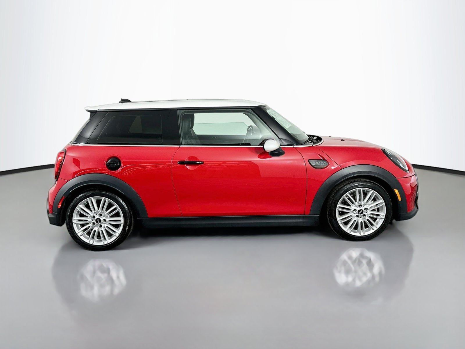Used 2023 Chili Red MINI  image 8