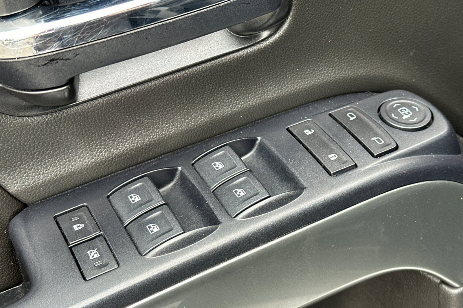 2018 Chevrolet Silverado 1500 LT - Photo 12