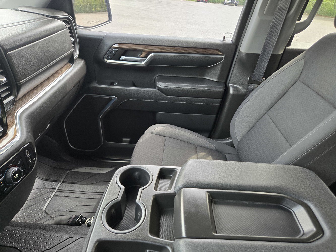 2023 Chevrolet Silverado 1500 LT - Photo 12