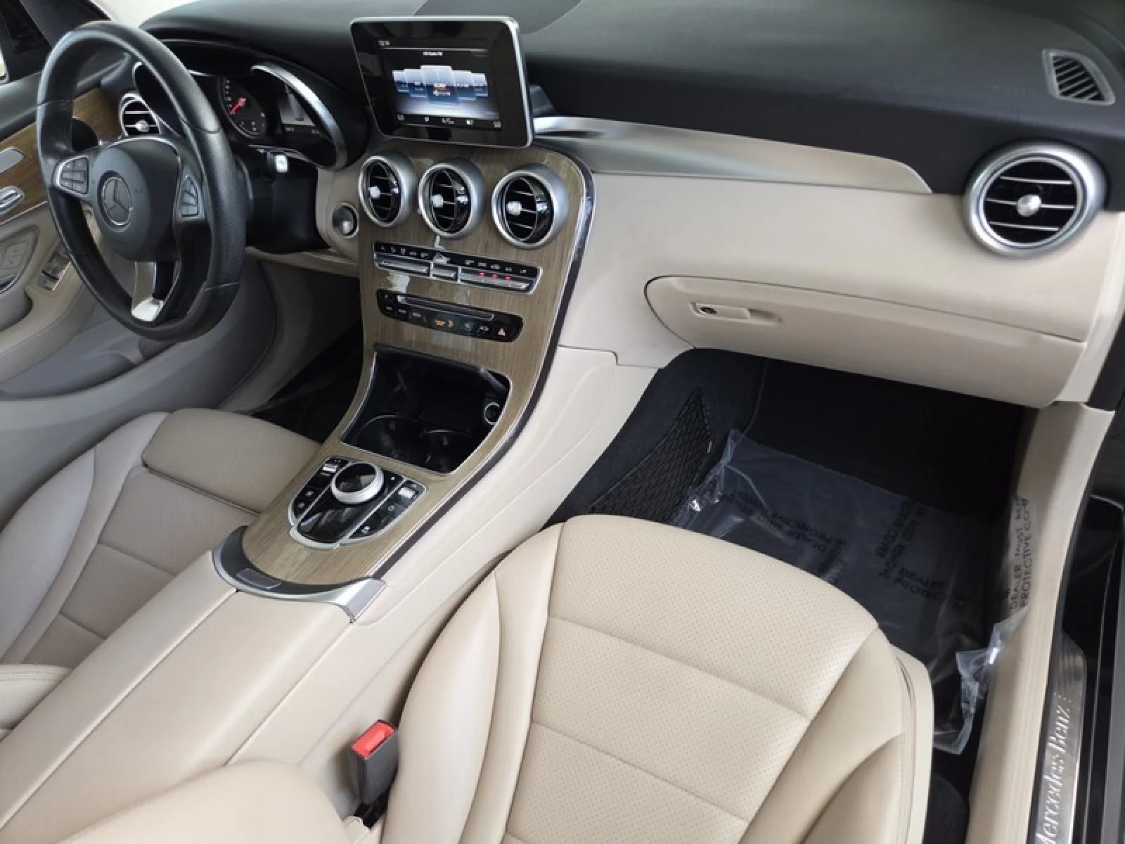 Used 2018 Black Mercedes-Benz GLC 300 image 20