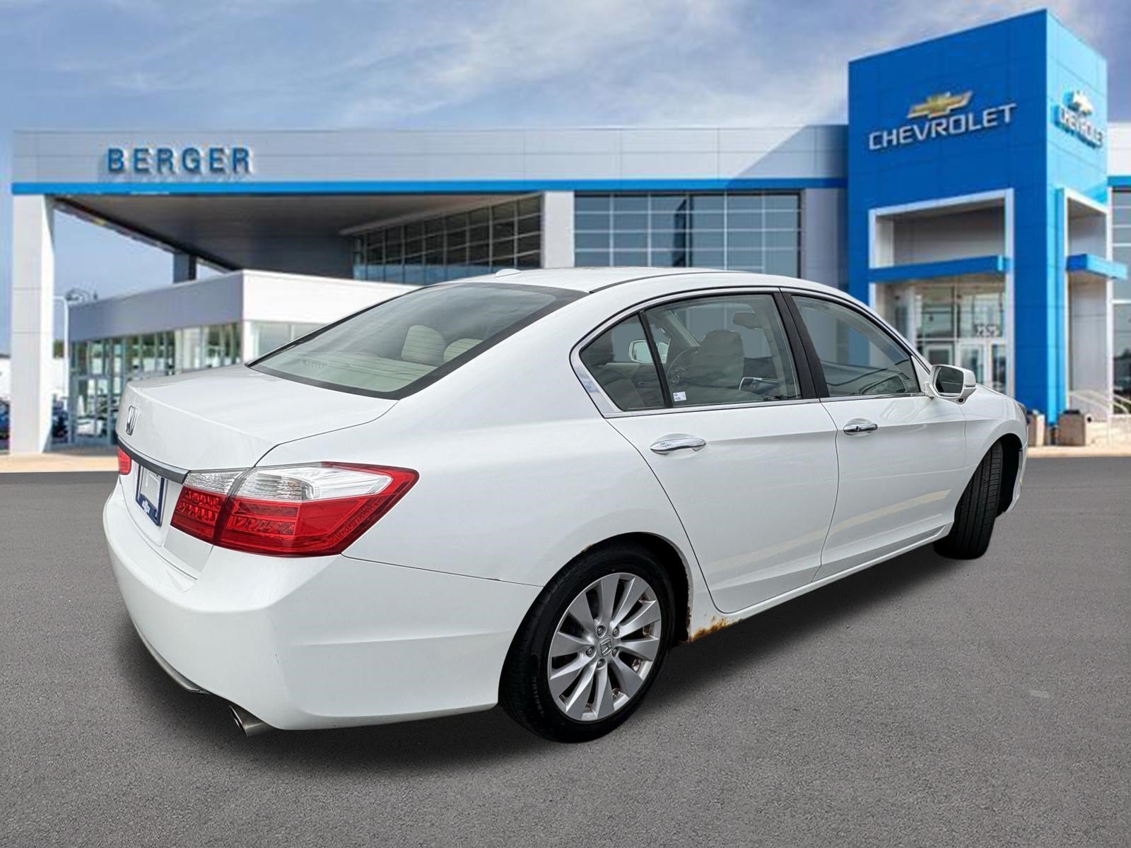 Used 2013 Honda Accord EX-L with VIN 1HGCR2F82DA003348 for sale in Grand Rapids, MI