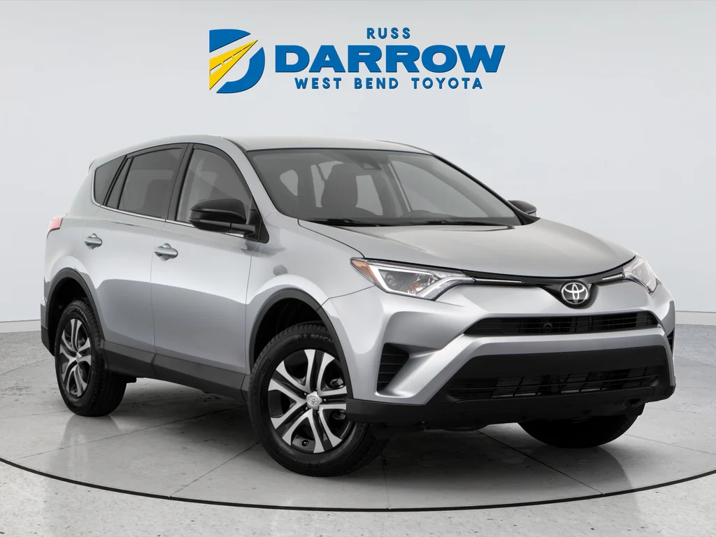 Used 2018 Silver Toyota LE image 10