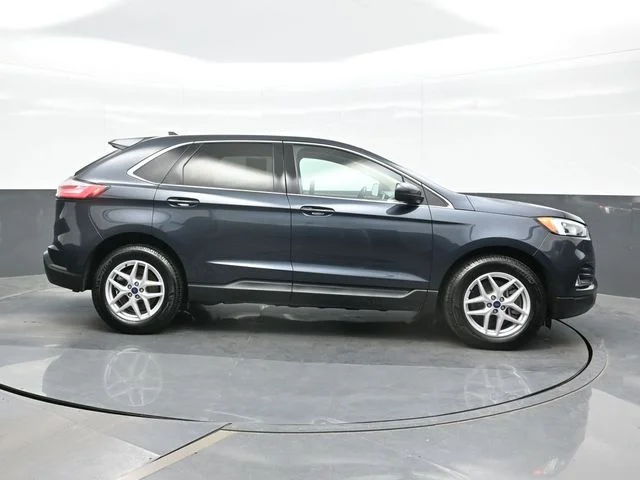 Used 2022 Blue Ford SEL image 8