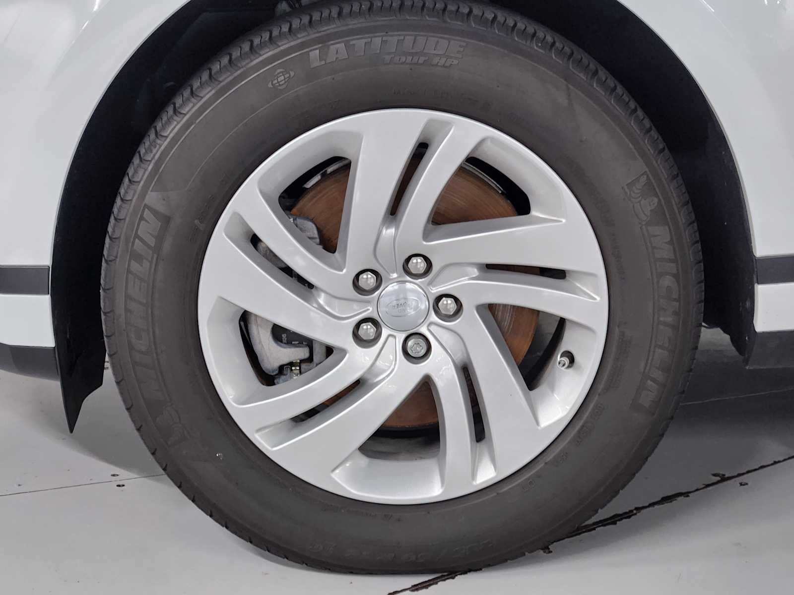 Used 2025 Fuji White Land Rover Core S - AWD image 12