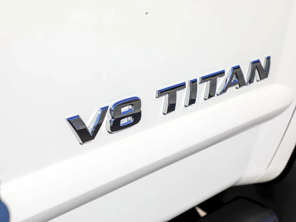 Used 2014  Nissan S image 20
